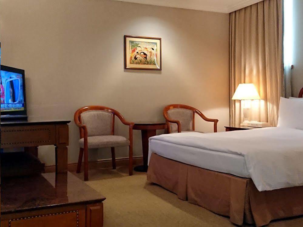 Quali sono i migliori hotel vicino a Tempio di Confucio di Taipei? Esterno foto