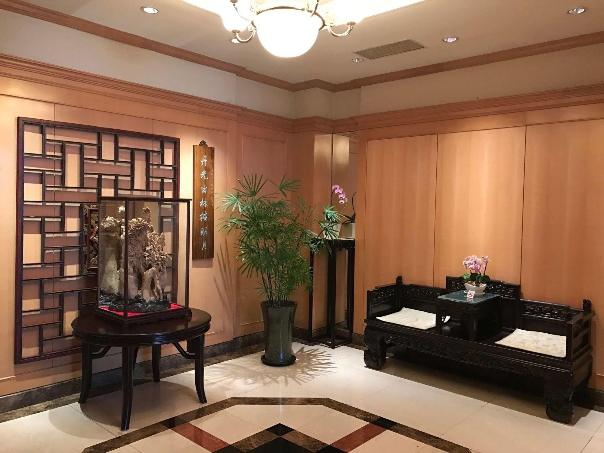 Quali sono i migliori hotel vicino a Tempio di Confucio di Taipei? Esterno foto